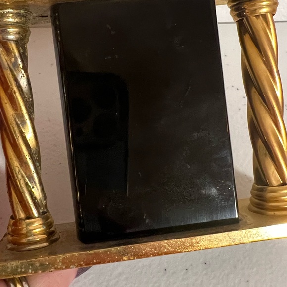 Mini mantle quartz clock.  Brass and onyx maybe marble. Just needs battery - Picture 7 of 10